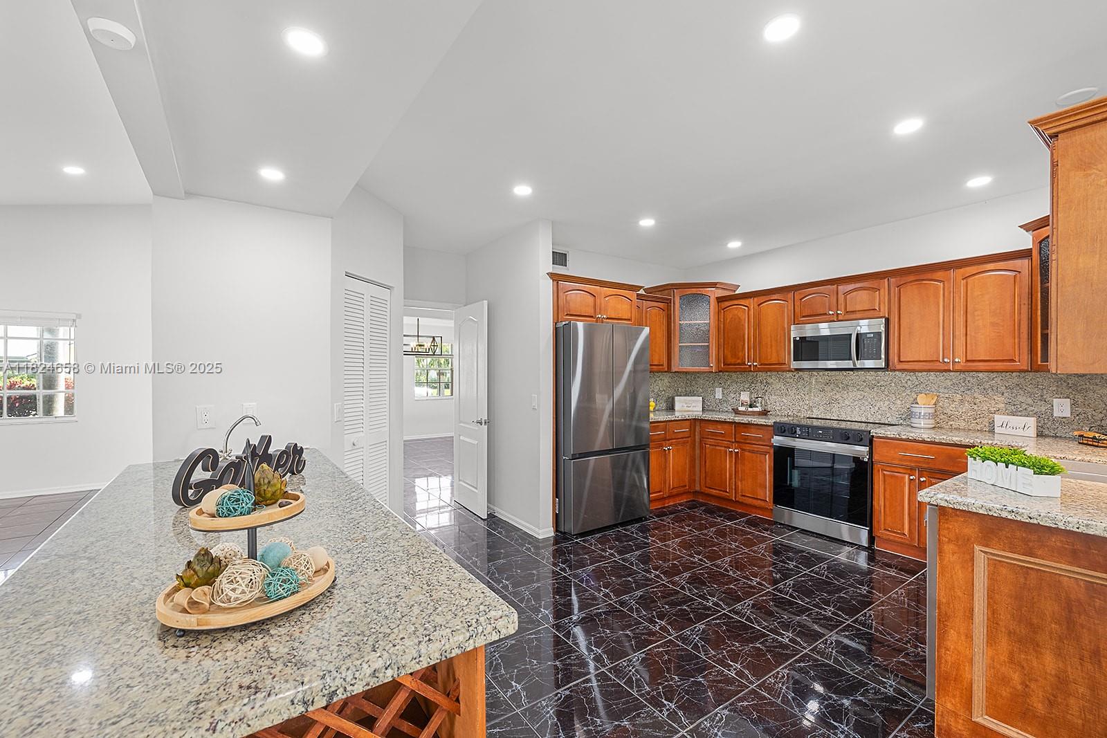 620 NW 204th Ave, Pembroke Pines, Florida image 20