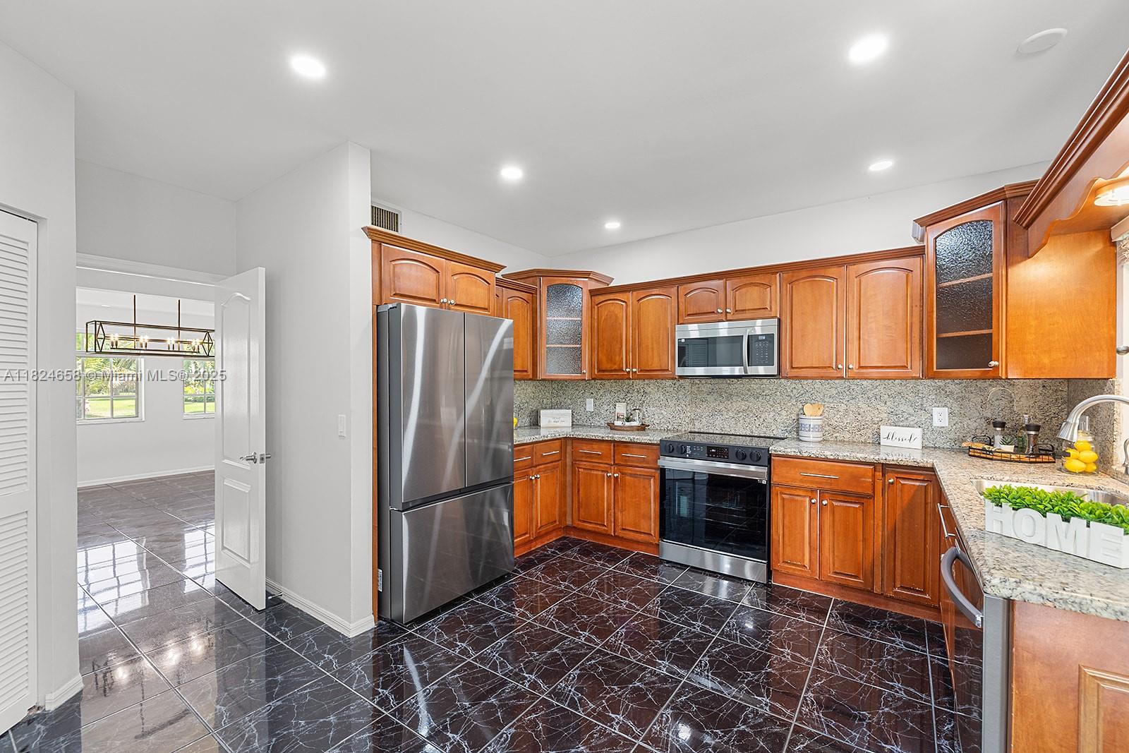 620 NW 204th Ave, Pembroke Pines, Florida image 21