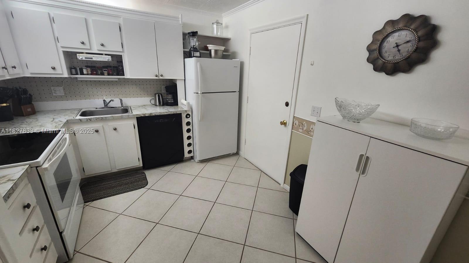 2061 NW 47th Ter #103, Lauderhill, Florida image 7