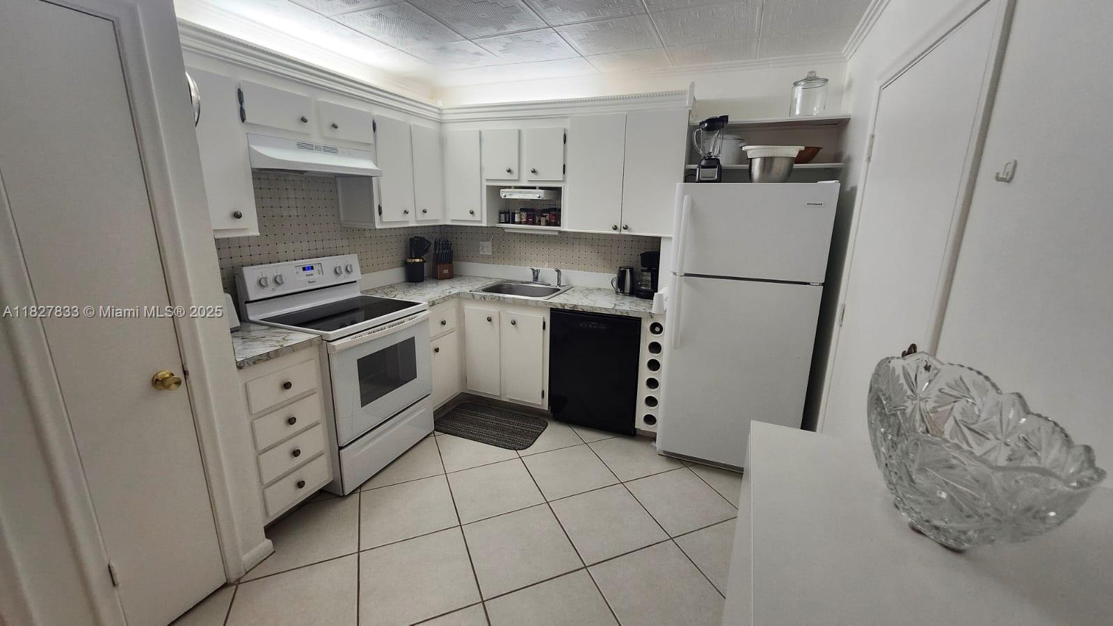 2061 NW 47th Ter #103, Lauderhill, Florida image 8