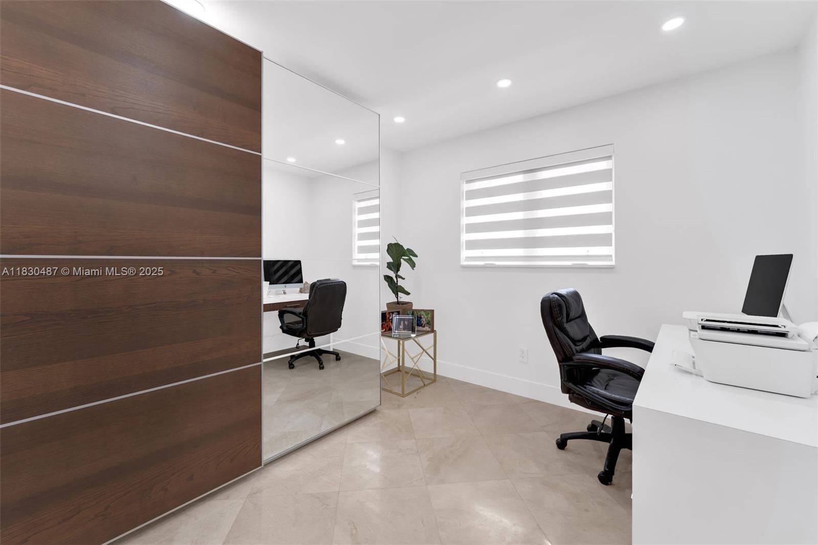 6963 Seagrape Ter, Miami Lakes, Florida image 19