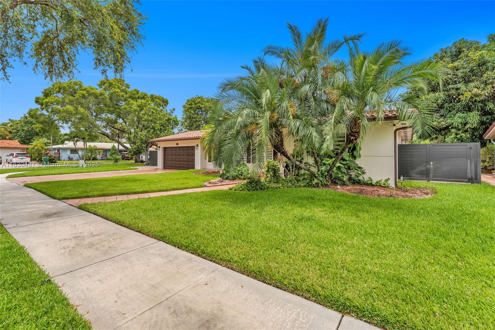 6963 Seagrape Ter, Miami Lakes, Florida image 8