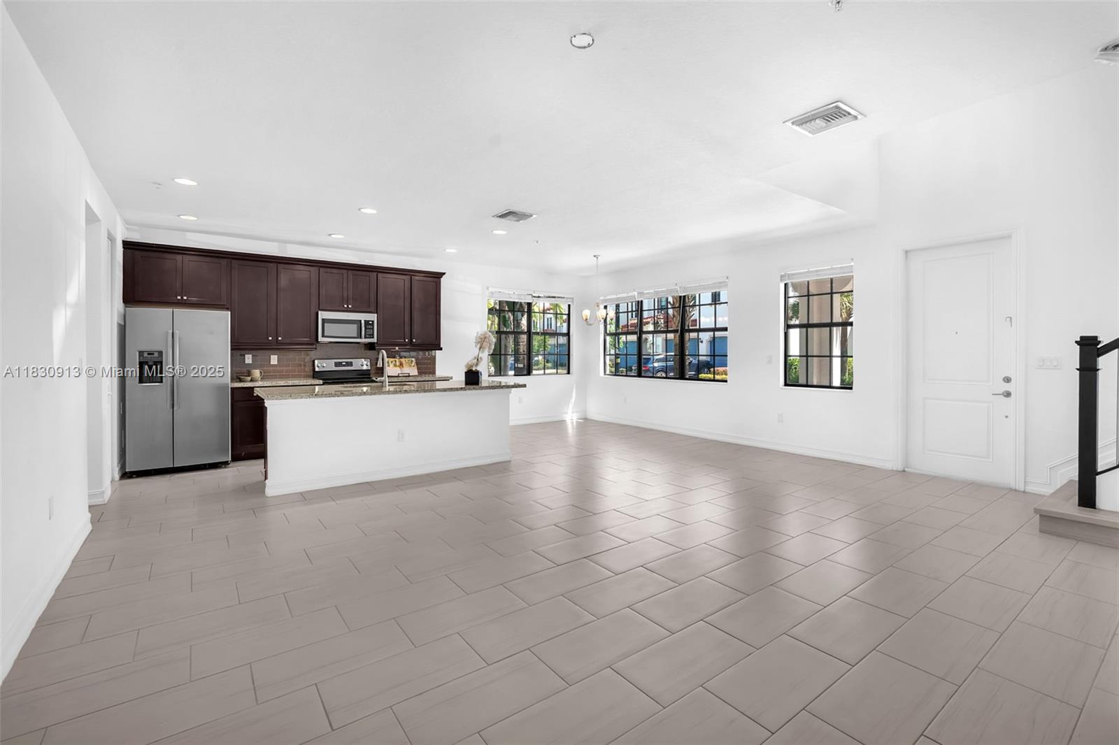 11735 SW 13th Ct, Pembroke Pines, Florida image 5