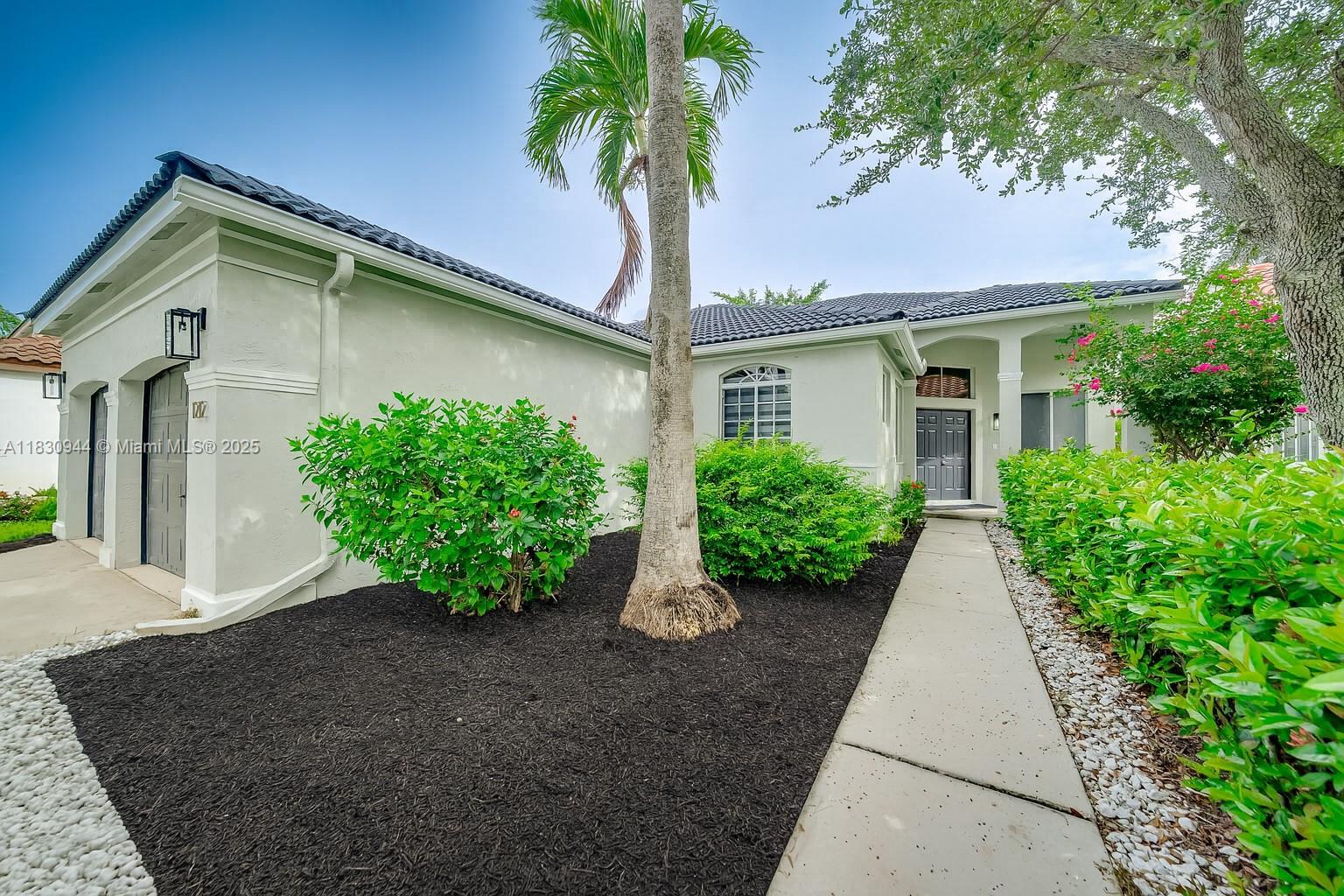 1212 Camellia Ln, Weston, Florida image 3