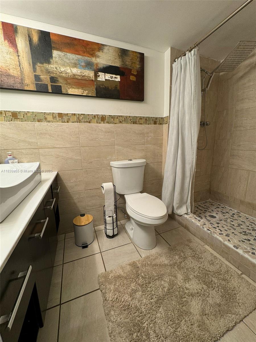 2761 Taft St #110, Hollywood, Florida image 10