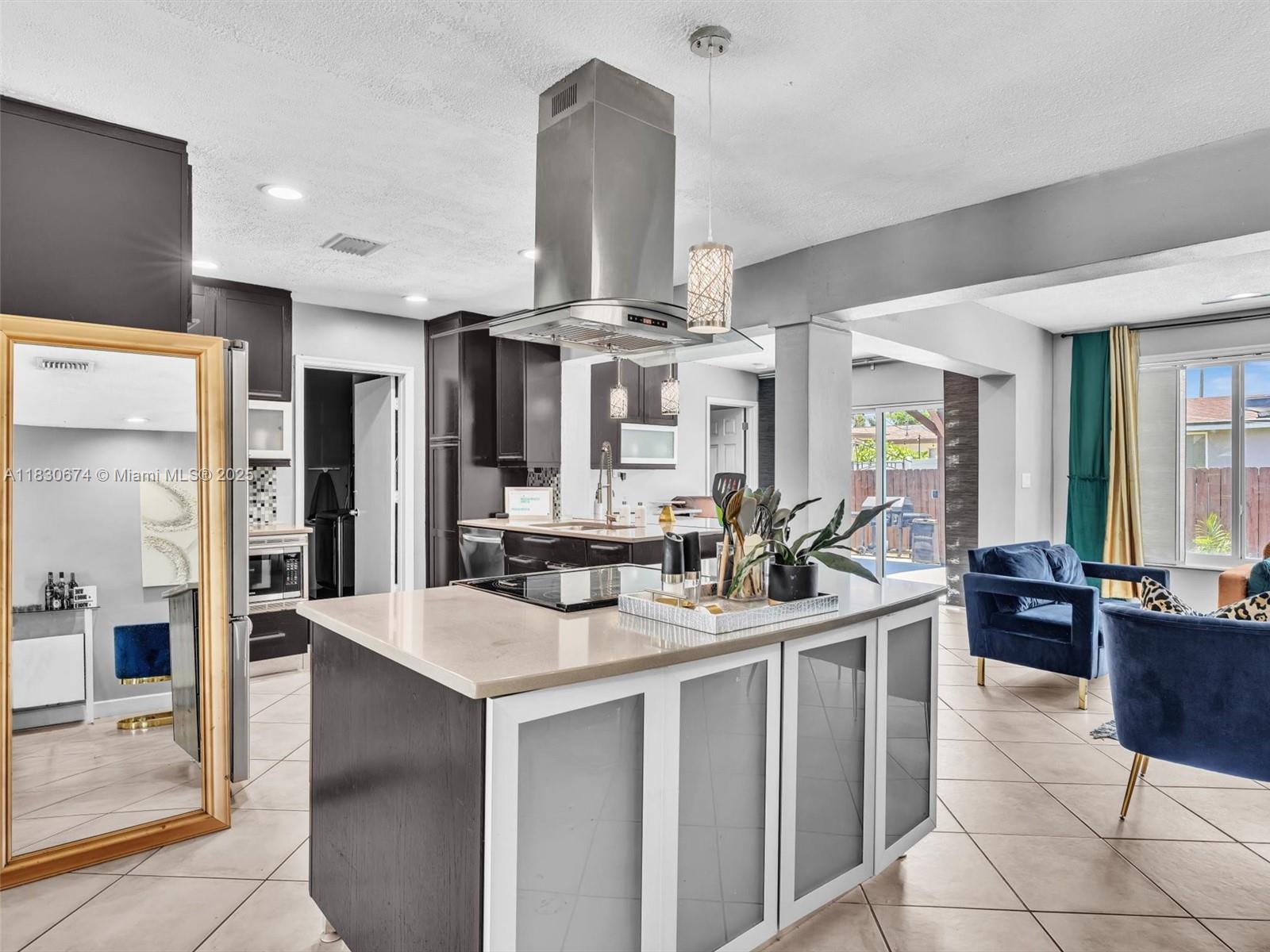 Residential, Pembroke Pines, Florida image 6
