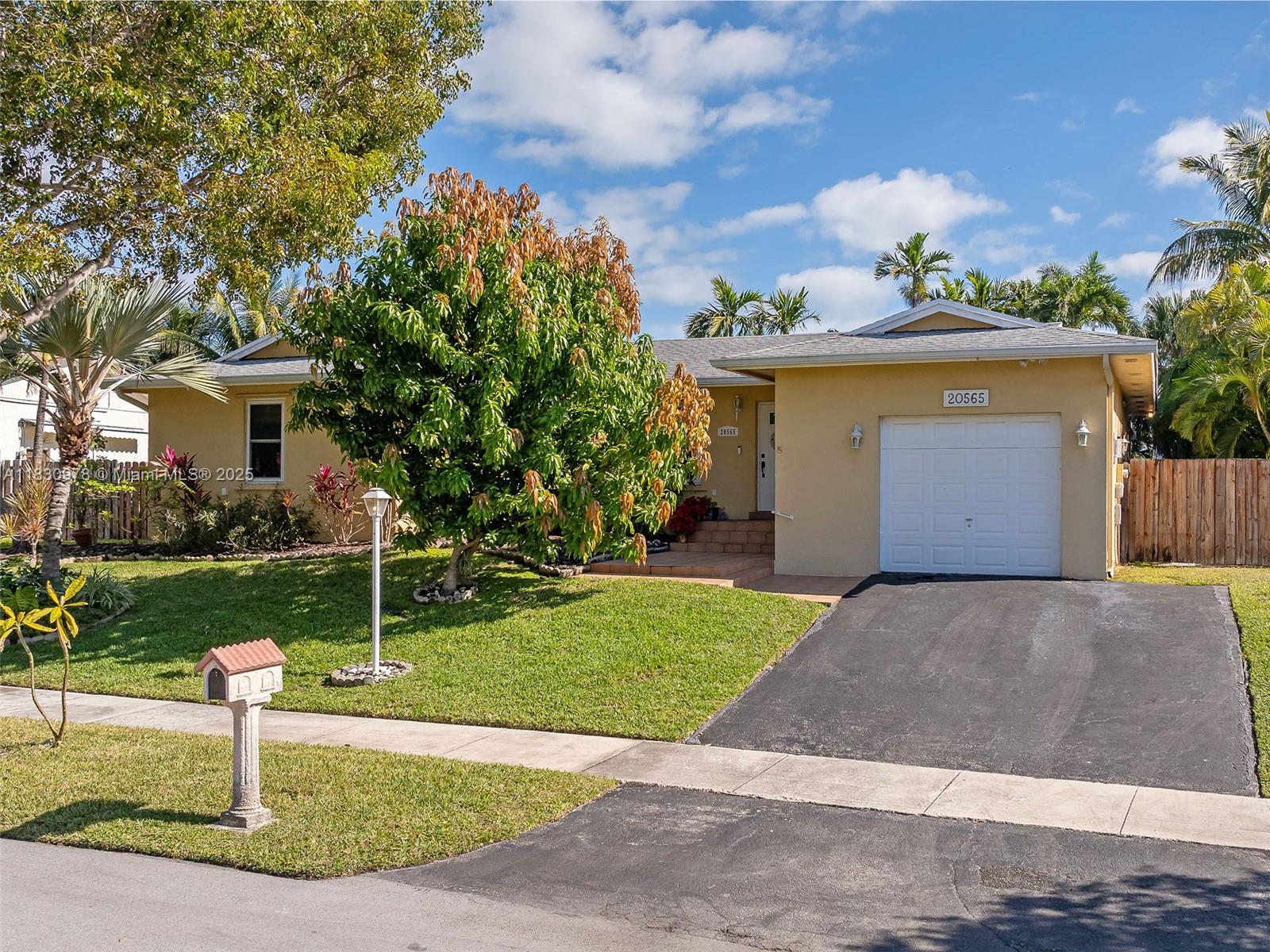 20565 SW 80th Pl, Cutler Bay, Florida image 1