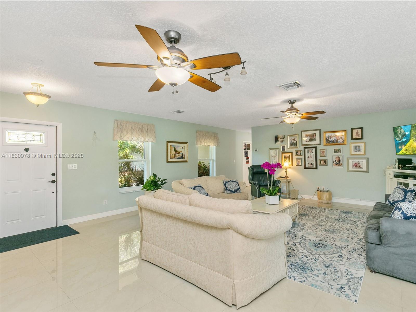 20565 SW 80th Pl, Cutler Bay, Florida image 5