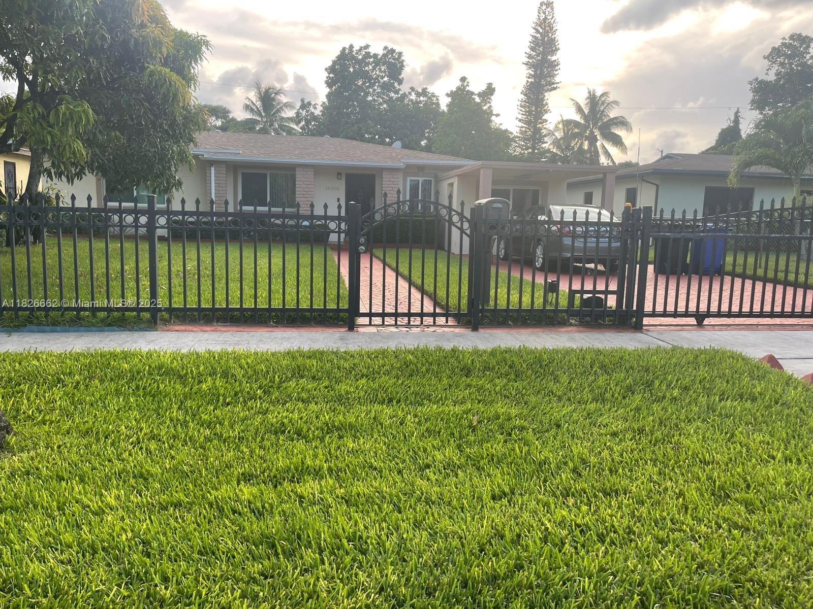 16200 NE 8th Ct, North Miami Beach, Florida image 2