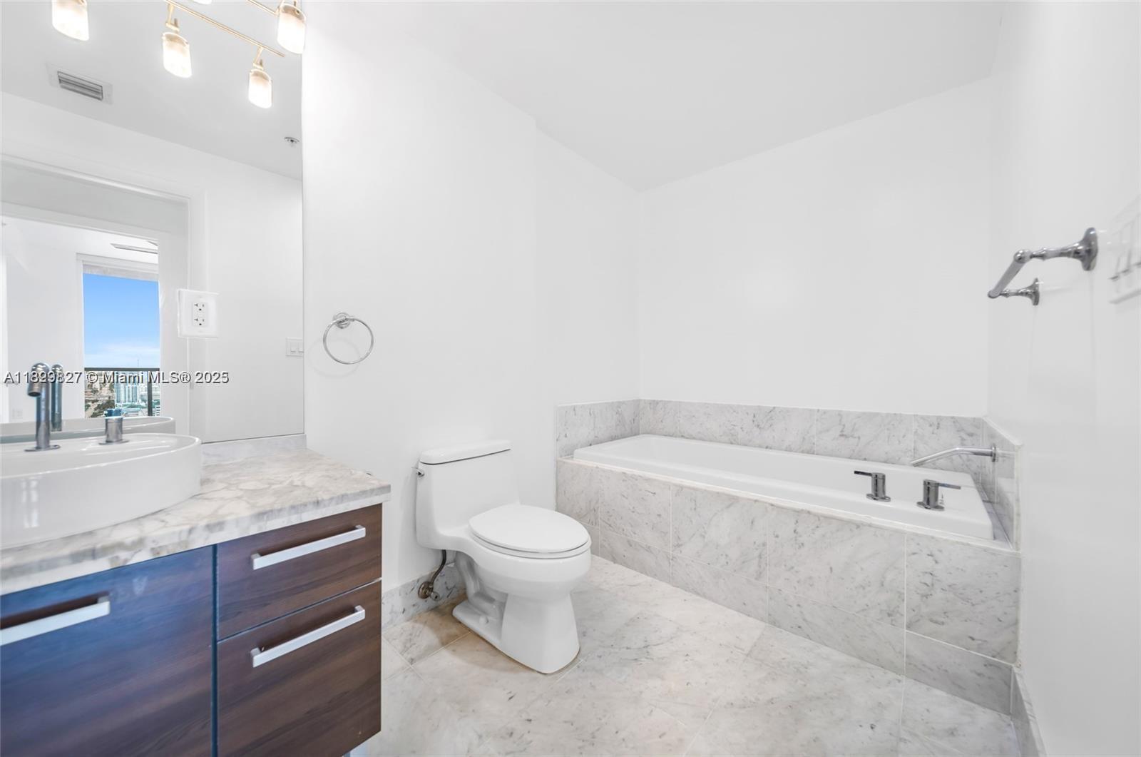 244 Biscayne Blvd #3704, Miami, Florida image 15