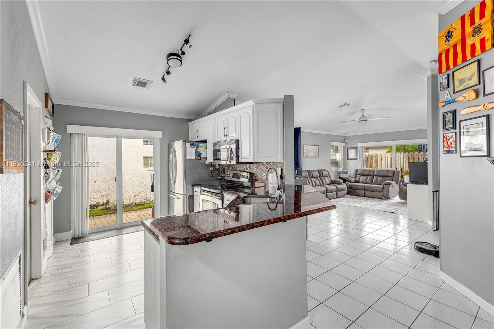 184 NW 75th Way, Plantation, Florida image 10