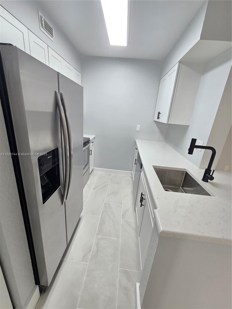 2831 N Oakland Forest Dr #108, Oakland Park, Florida image 3