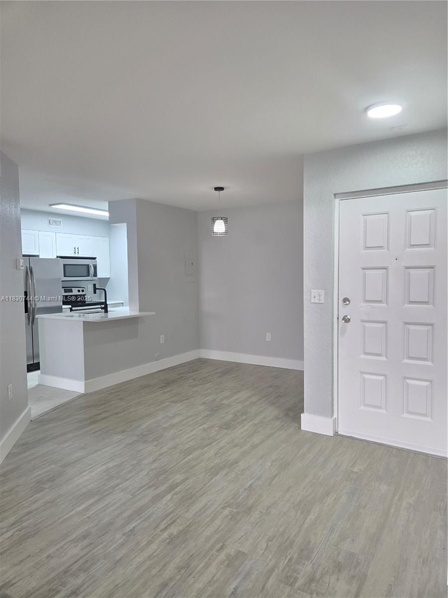 2831 N Oakland Forest Dr #108, Oakland Park, Florida image 9
