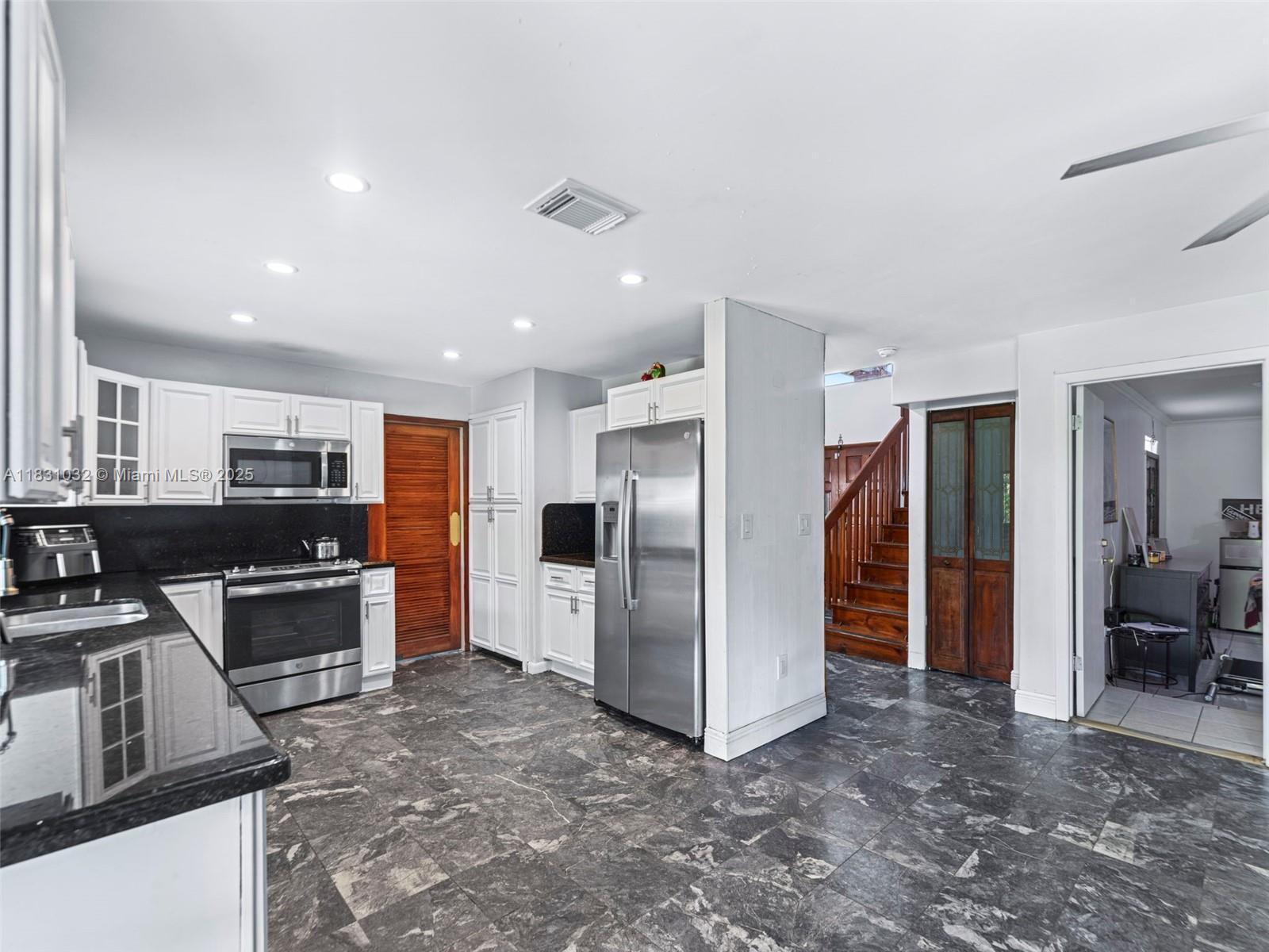 14402 SW 111th St, Miami, Florida image 12
