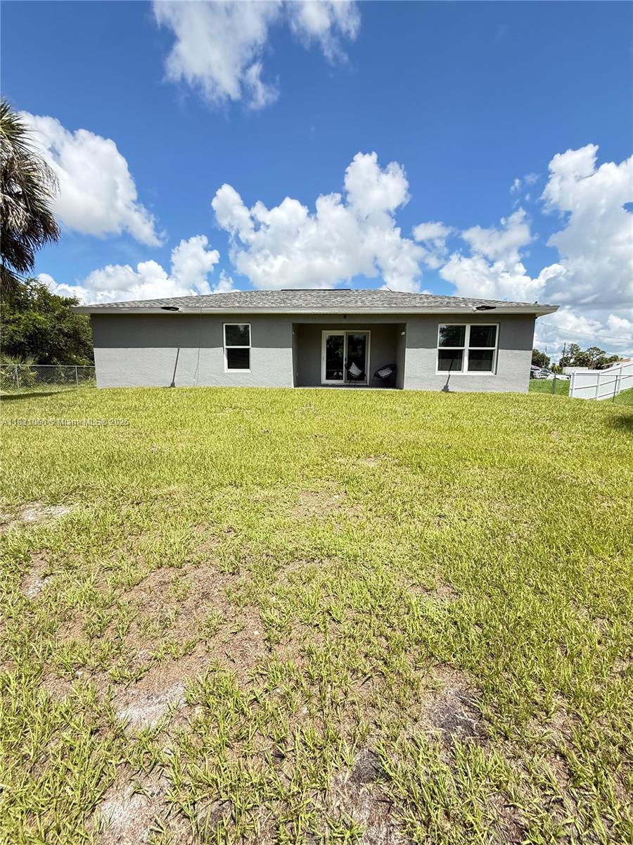 3006 Base Ct, La Belle, Florida image 17