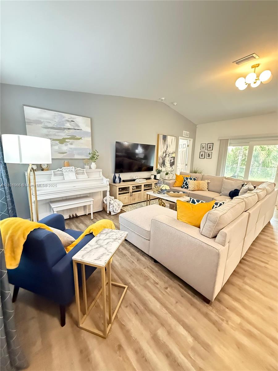 3006 Base Ct, La Belle, Florida image 5