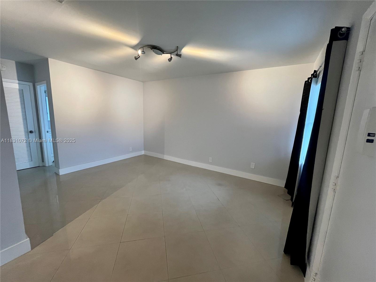 1824 Monroe St #8, Hollywood, Florida image 6