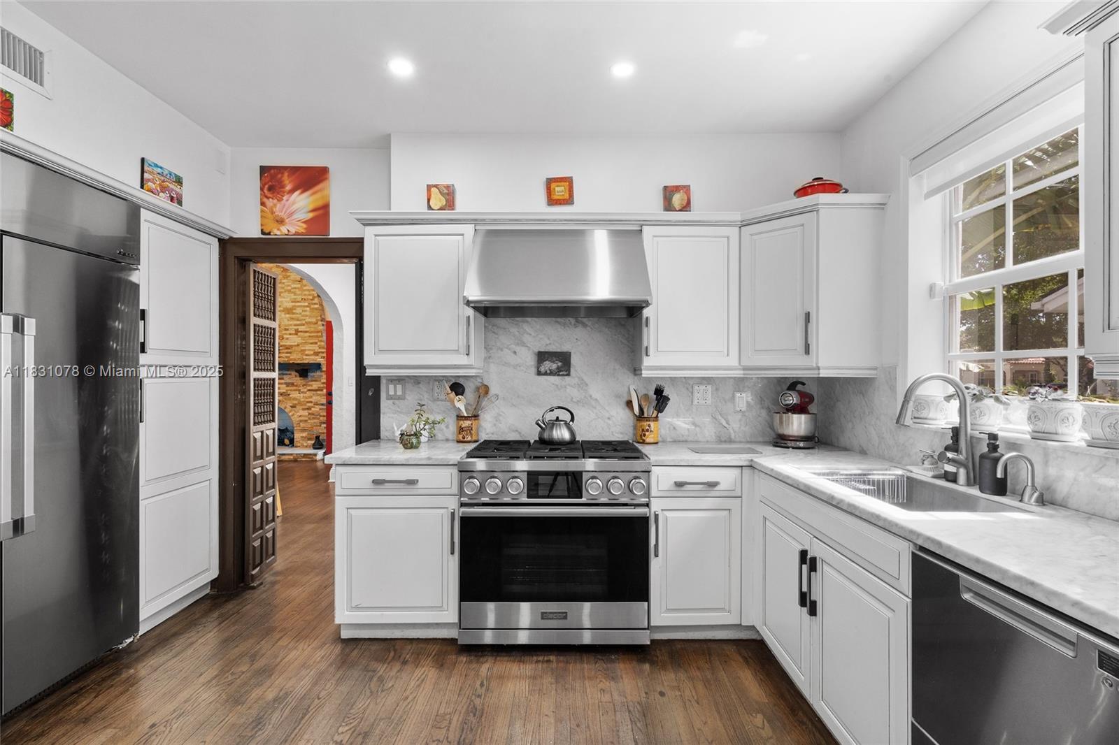 1320 Obispo Ave, Coral Gables, Florida image 16