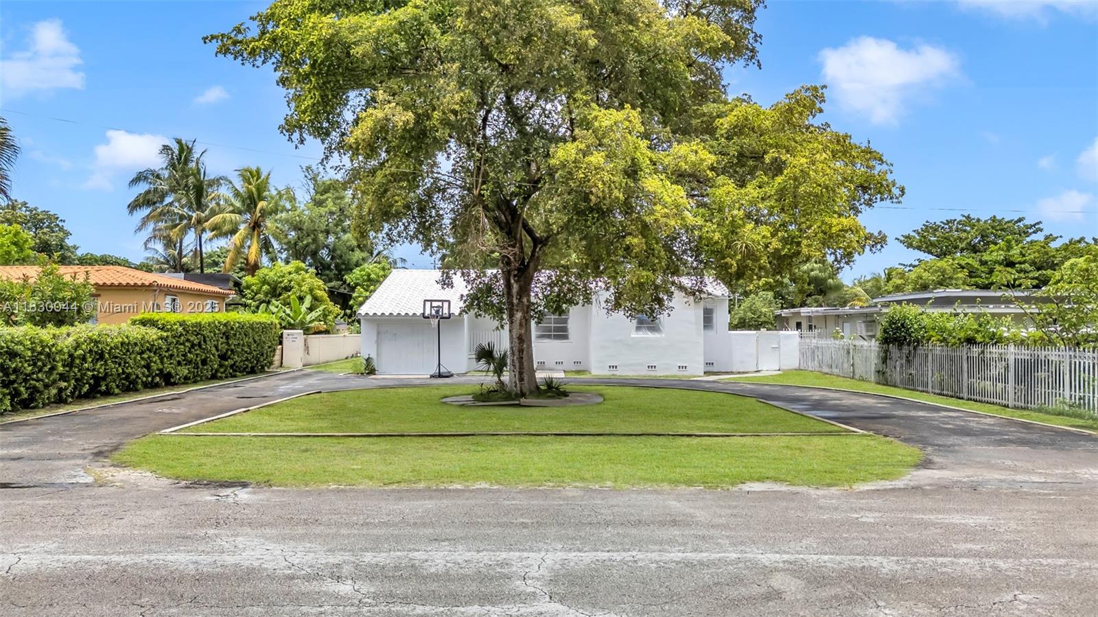 201 S Biscayne River Dr, Miami, Florida image 2