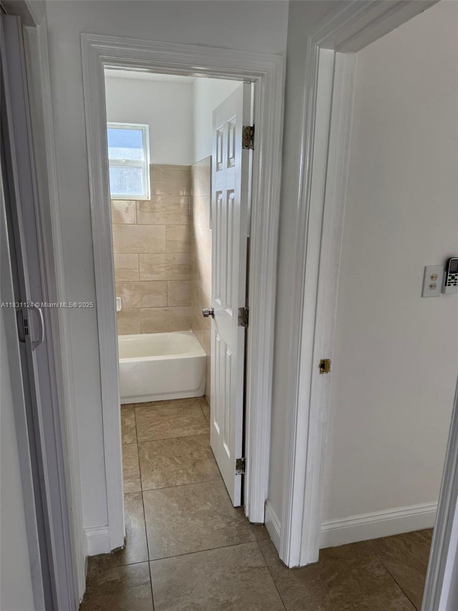 630 NW 15th Ter, Fort Lauderdale, Florida image 11