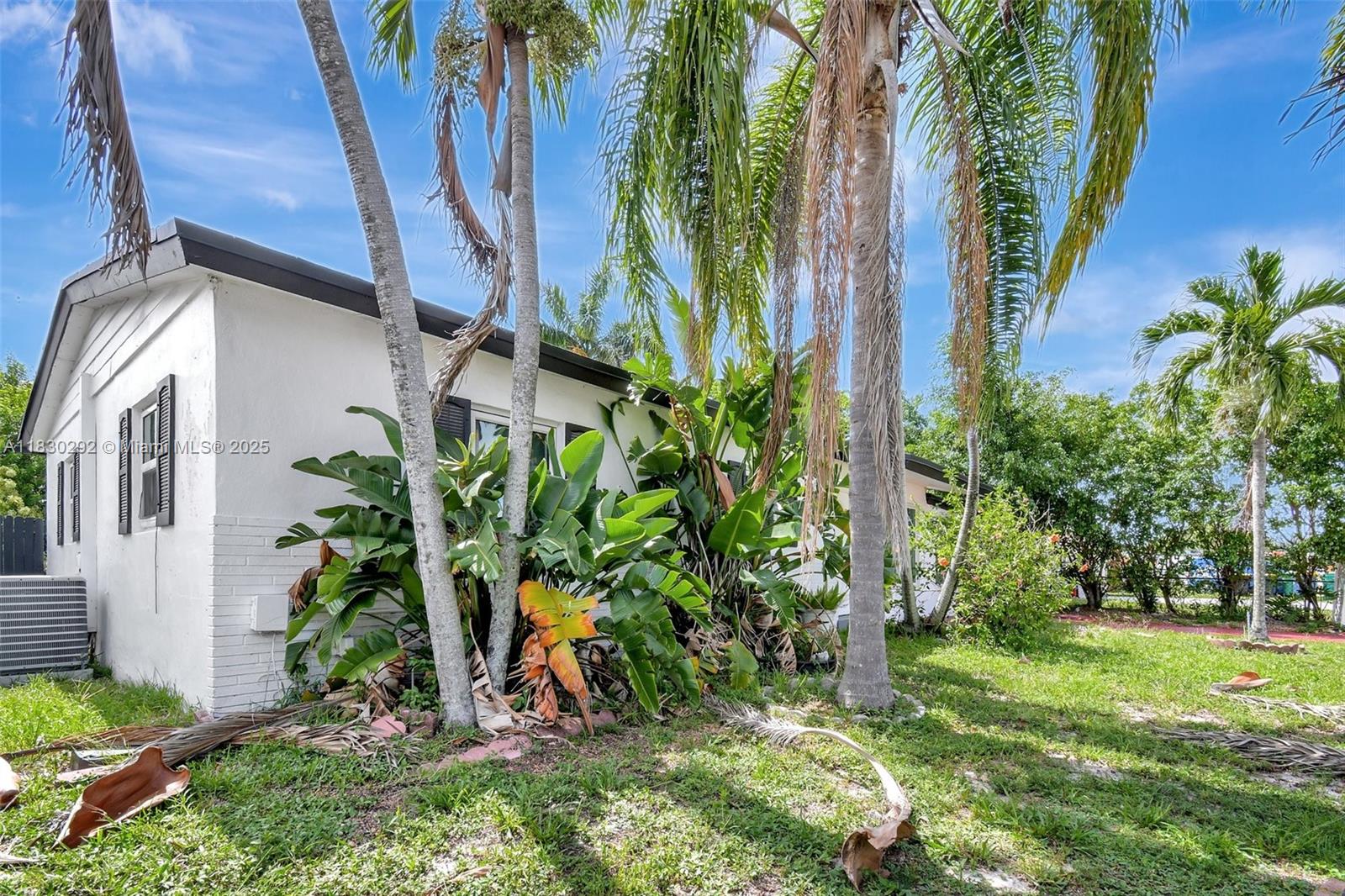 4917 SW 43rd Ter, Dania Beach, Florida image 3