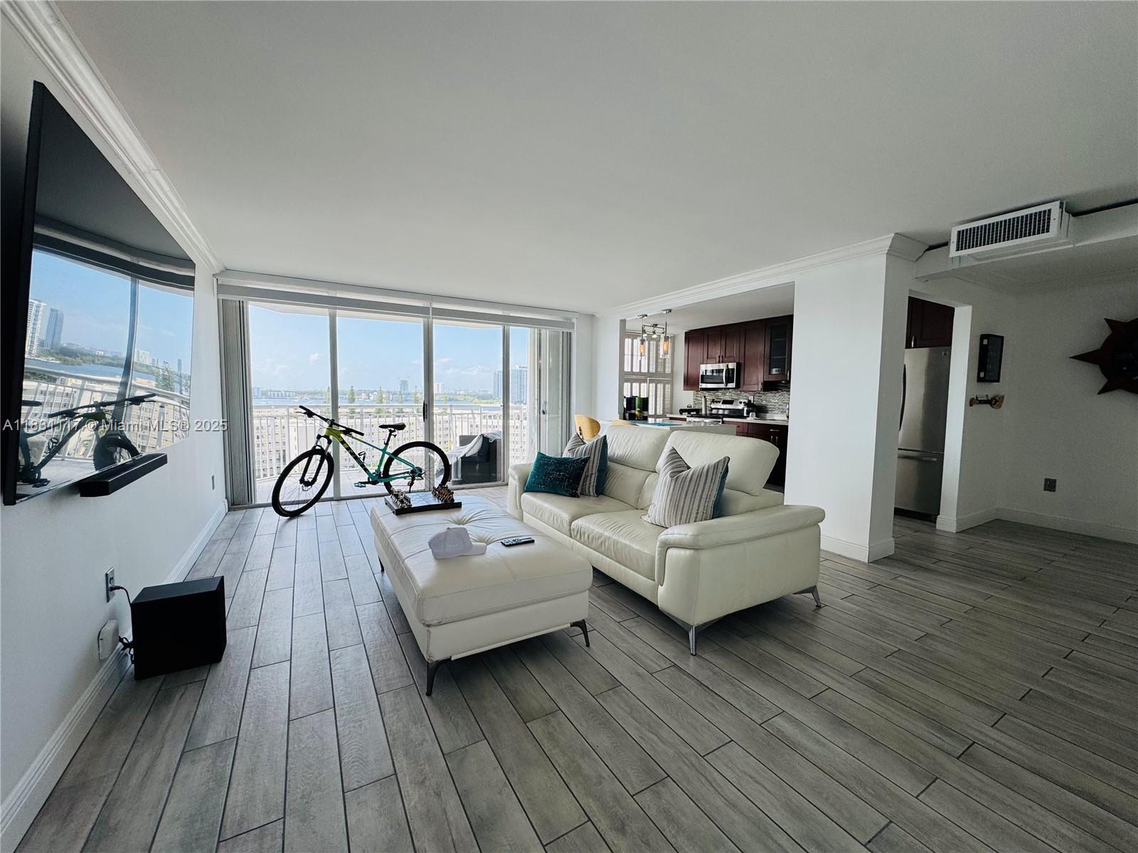 Property photo # 9