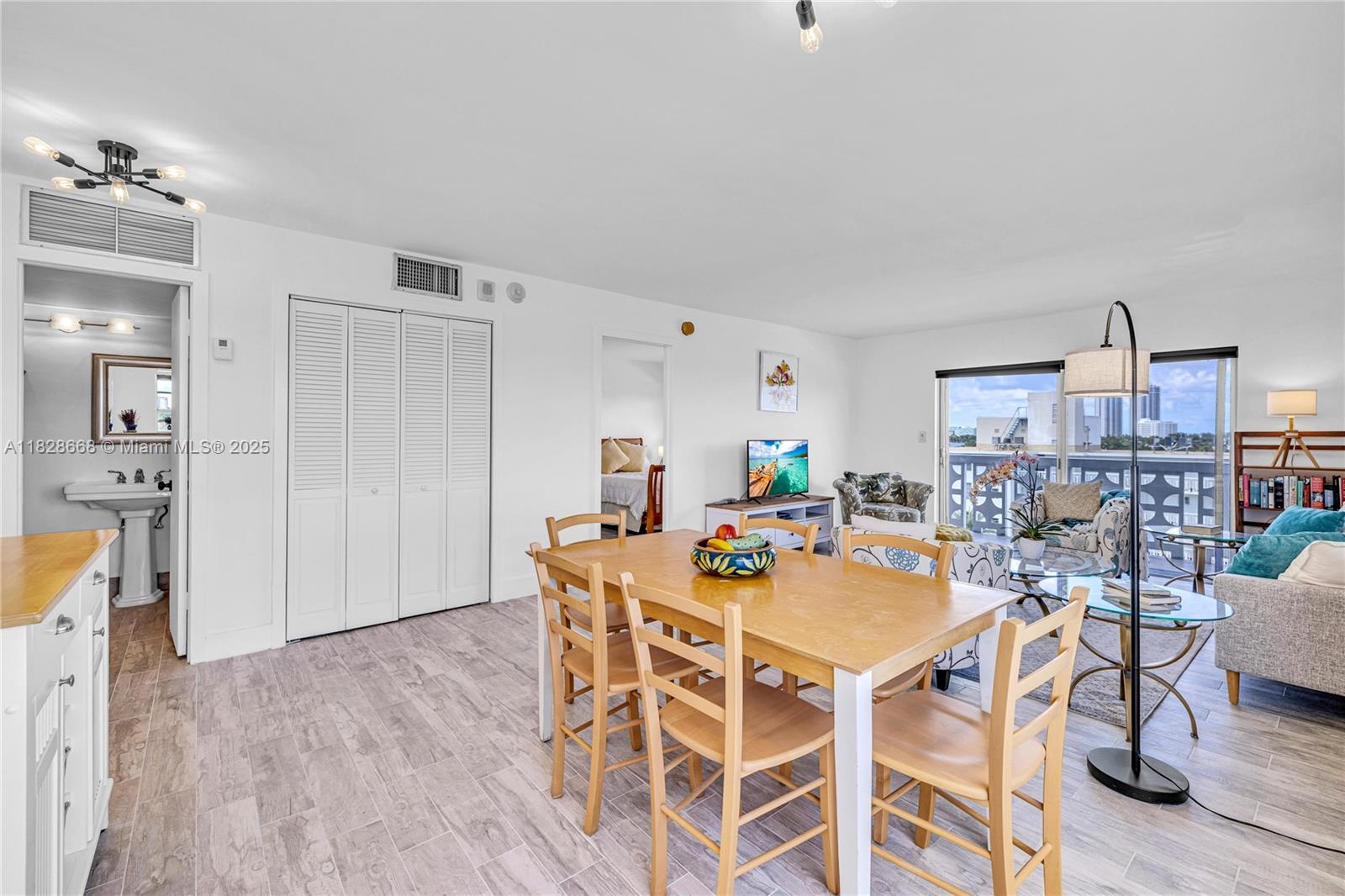 4141 Nautilus Dr #7J, Miami Beach, Florida image 4