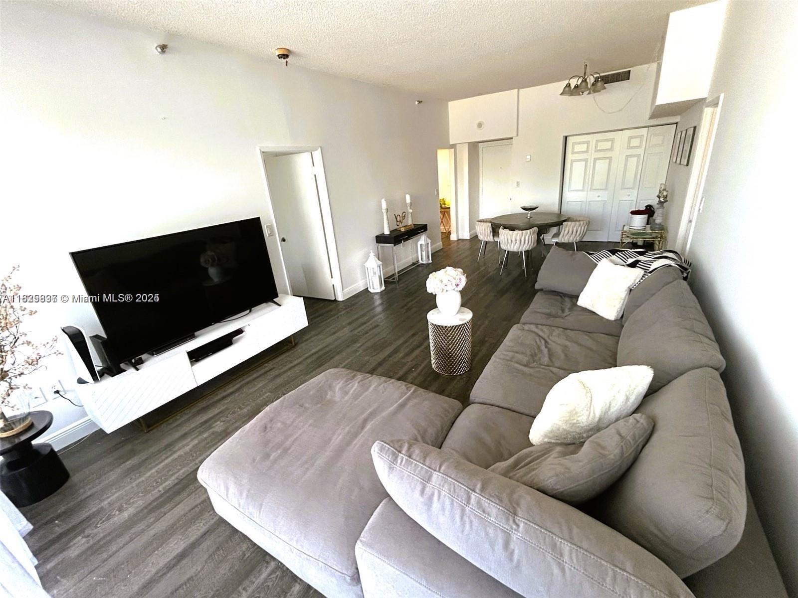 20515 E Country Club Dr #142, Aventura, Florida image 11