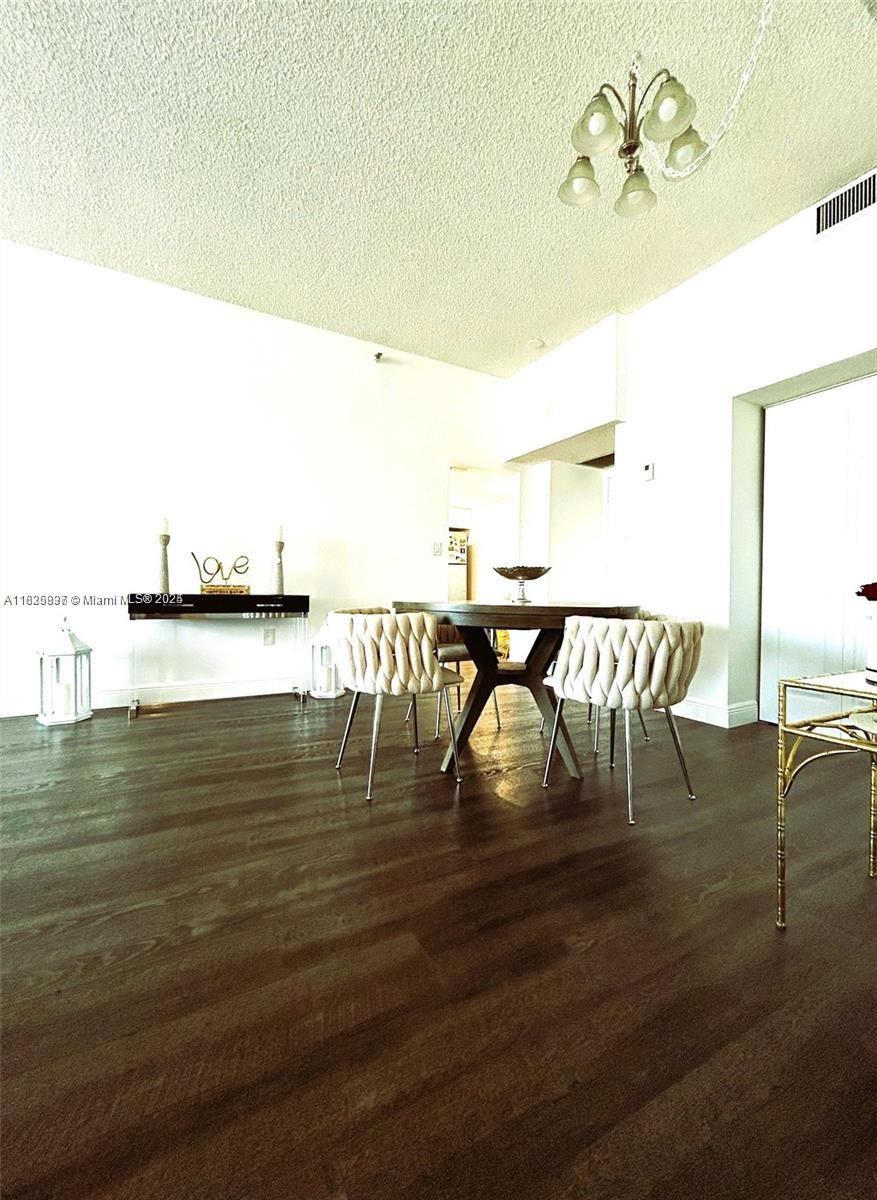 20515 E Country Club Dr #142, Aventura, Florida image 9