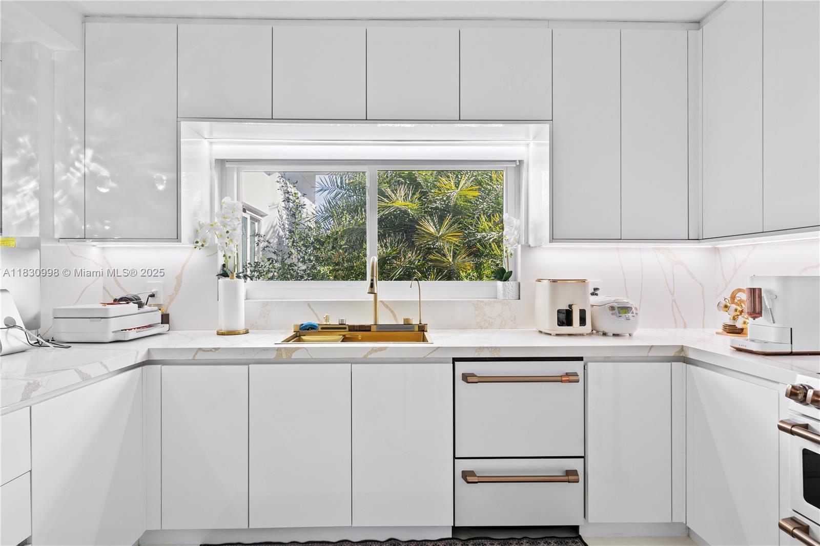 971 NE 113th St, Biscayne Park, Florida image 20