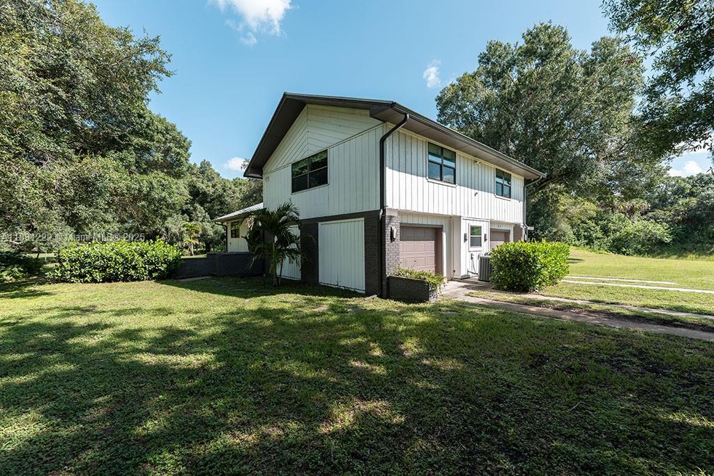 15621 Wendy Lane, Fort Myers, Florida image 2