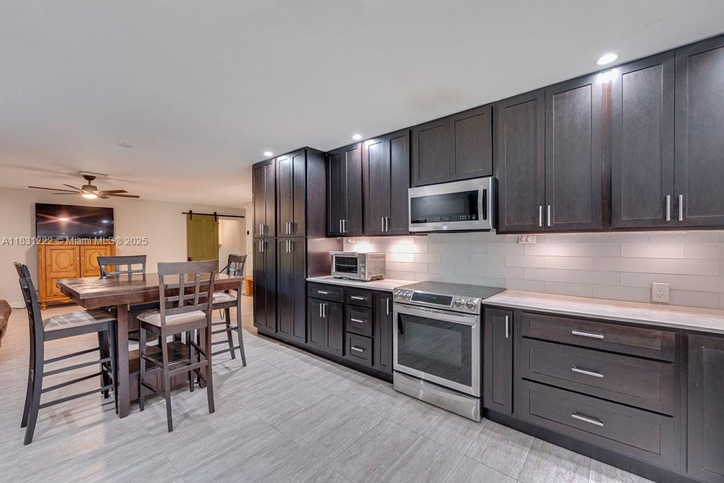 15621 Wendy Lane, Fort Myers, Florida image 6