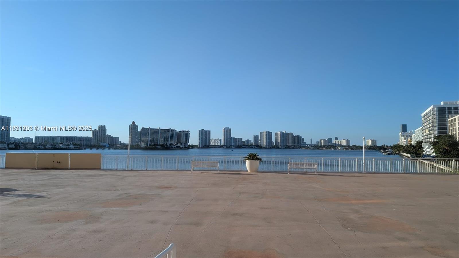251 174th St #911, Sunny Isles Beach, Florida image 28