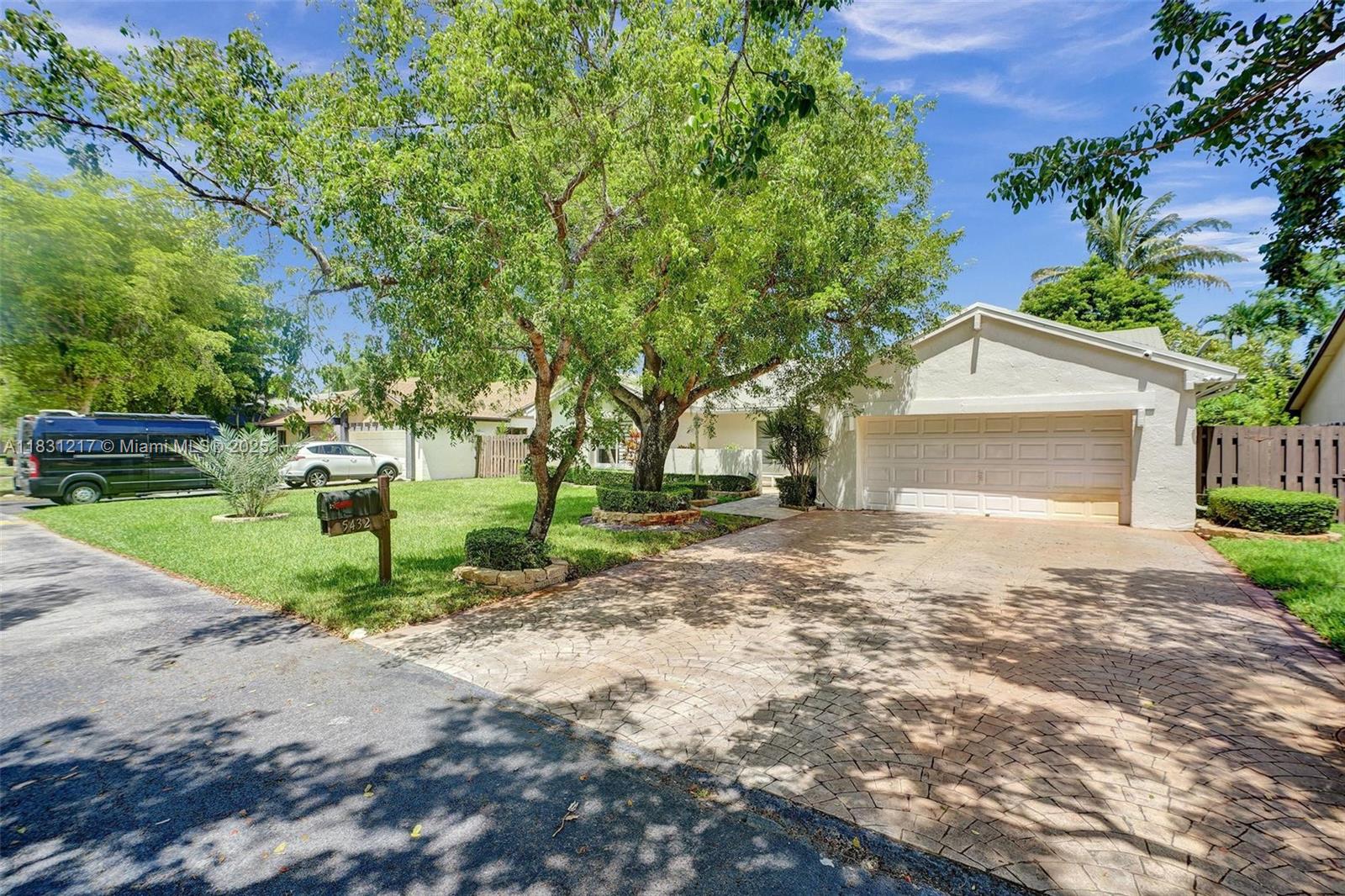 5432 SW 150th Pl, Miami, Florida image 1