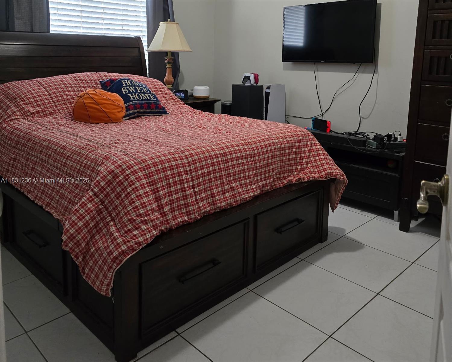 16834 NW 70th Ave, Hialeah, Florida image 11