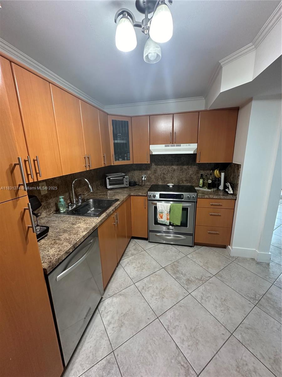 Residential, Sunny Isles Beach, Florida image 7