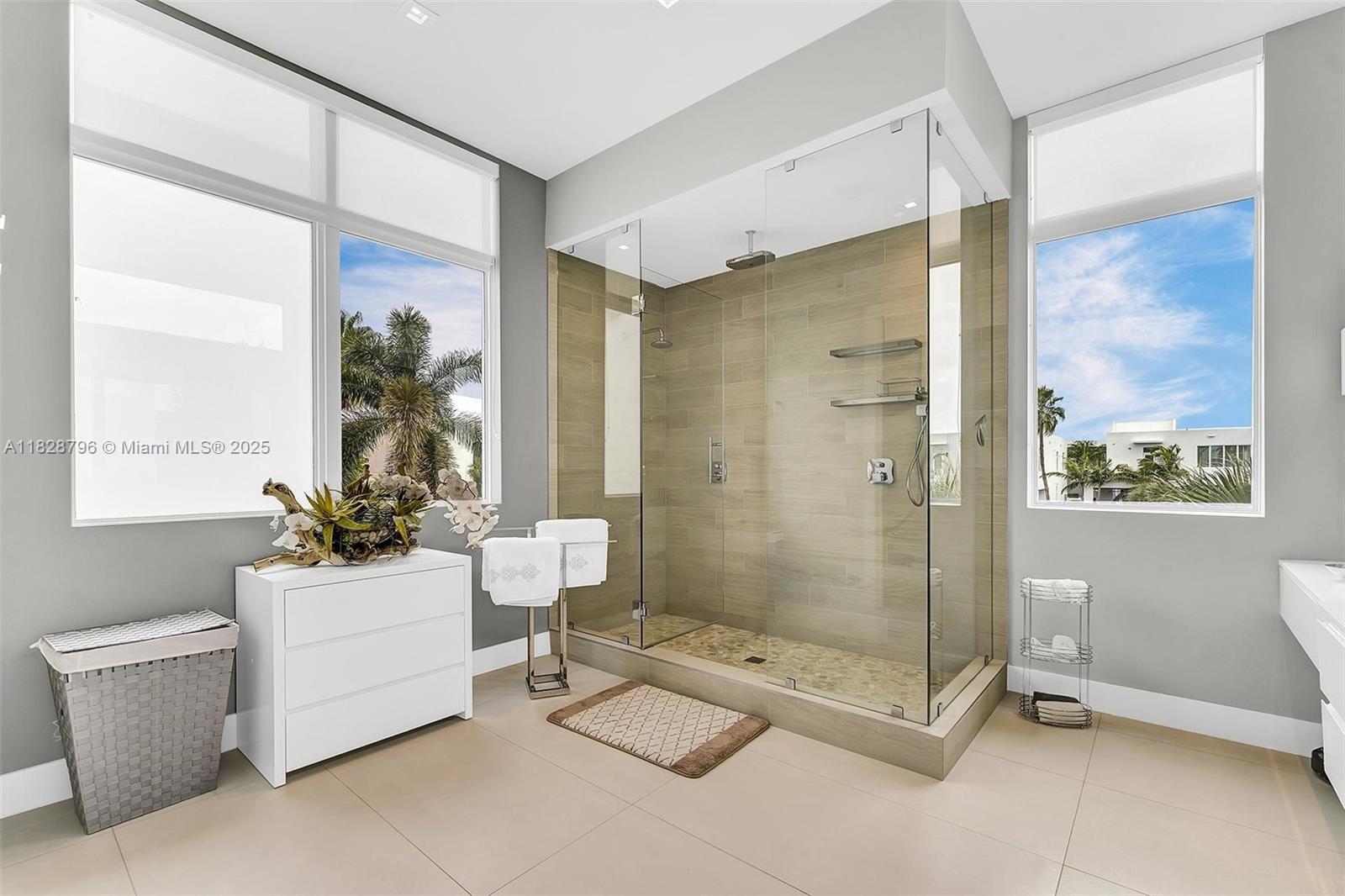 10573 NW 67th Ter, Doral, Florida image 15
