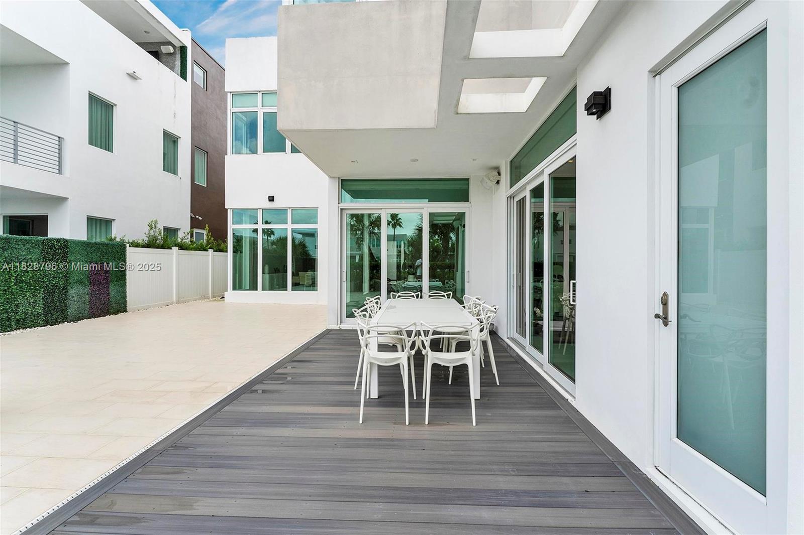 10573 NW 67th Ter, Doral, Florida image 47
