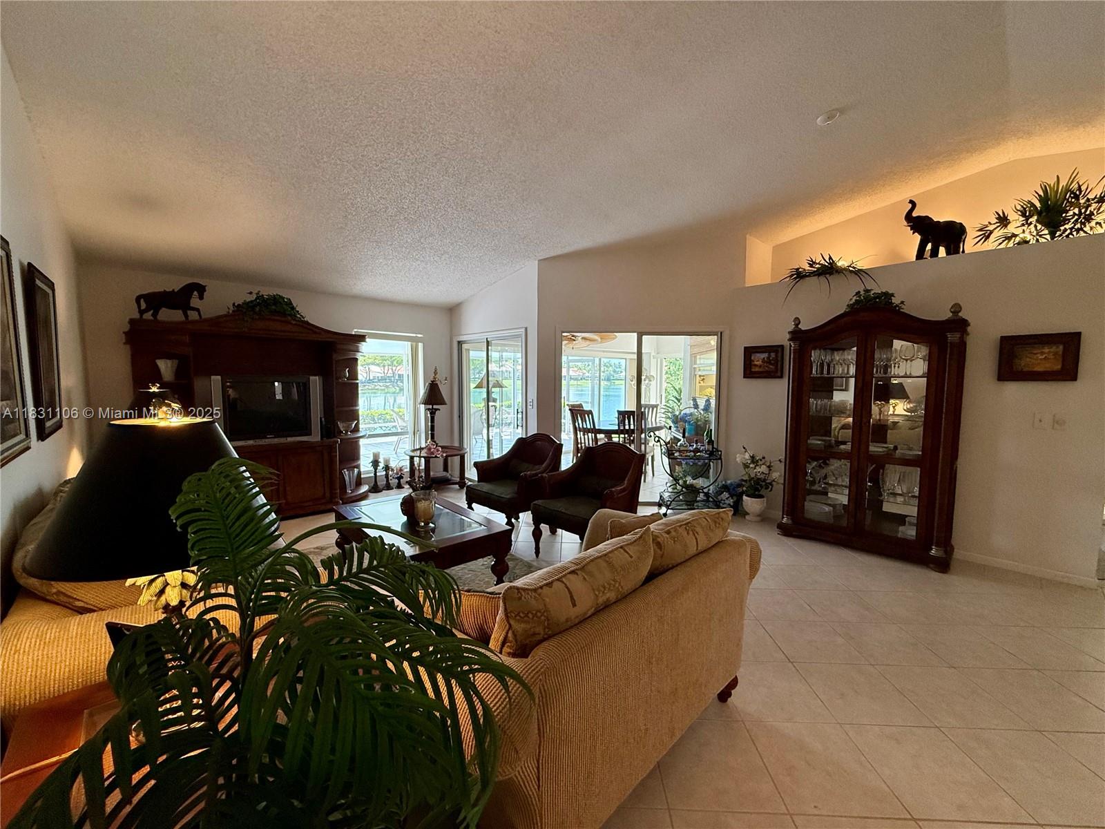 645 SE 25th Ln, Homestead, Florida image 5