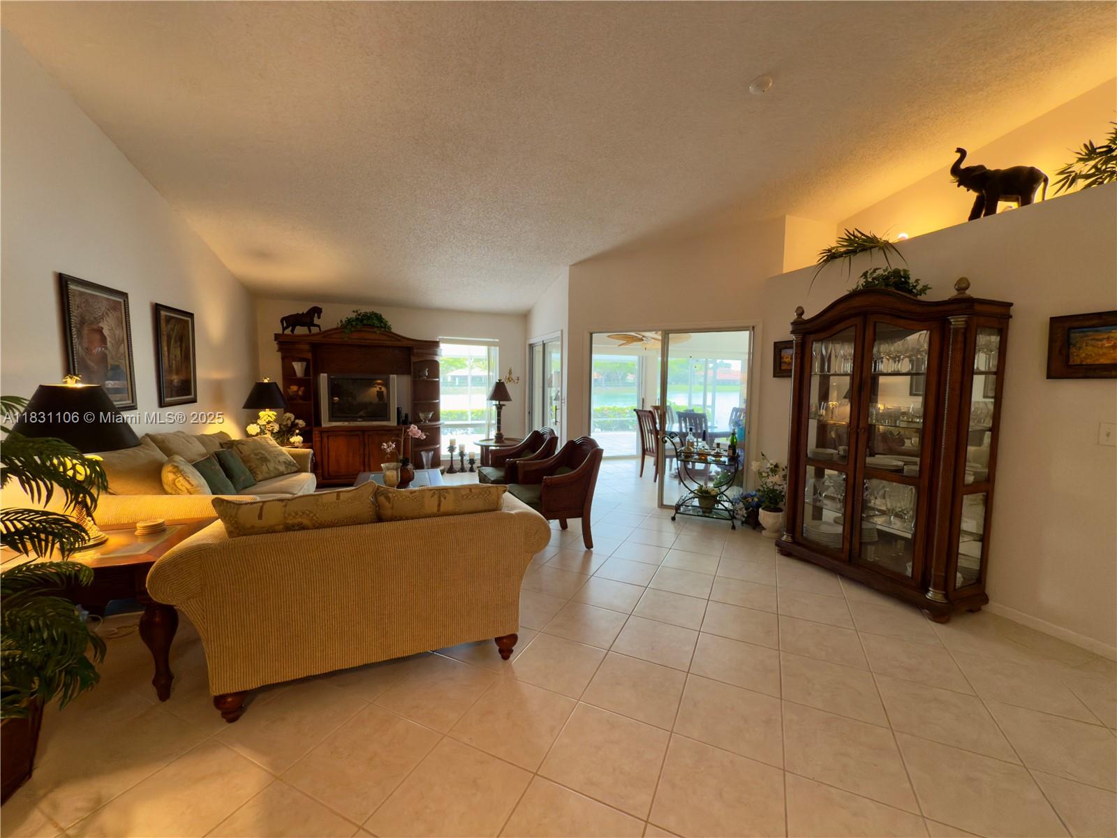 645 SE 25th Ln, Homestead, Florida image 6