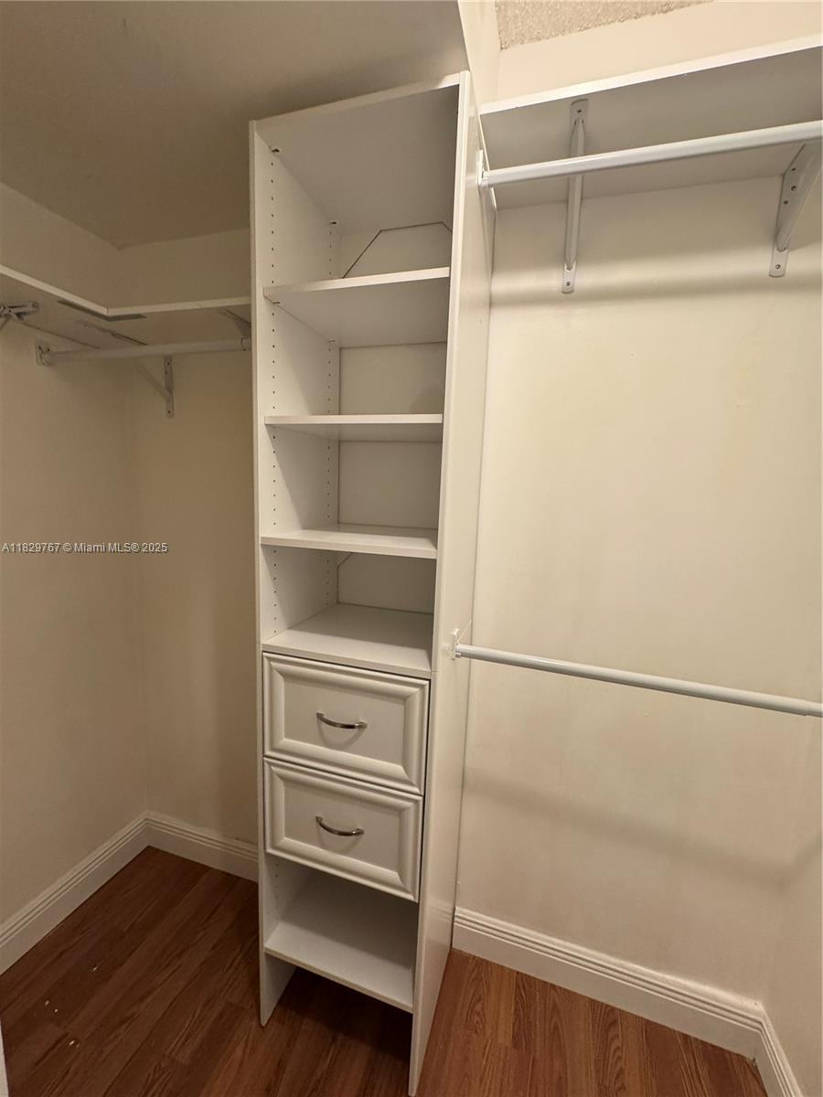 2935 NE 163rd St #4T, North Miami Beach, Florida image 2