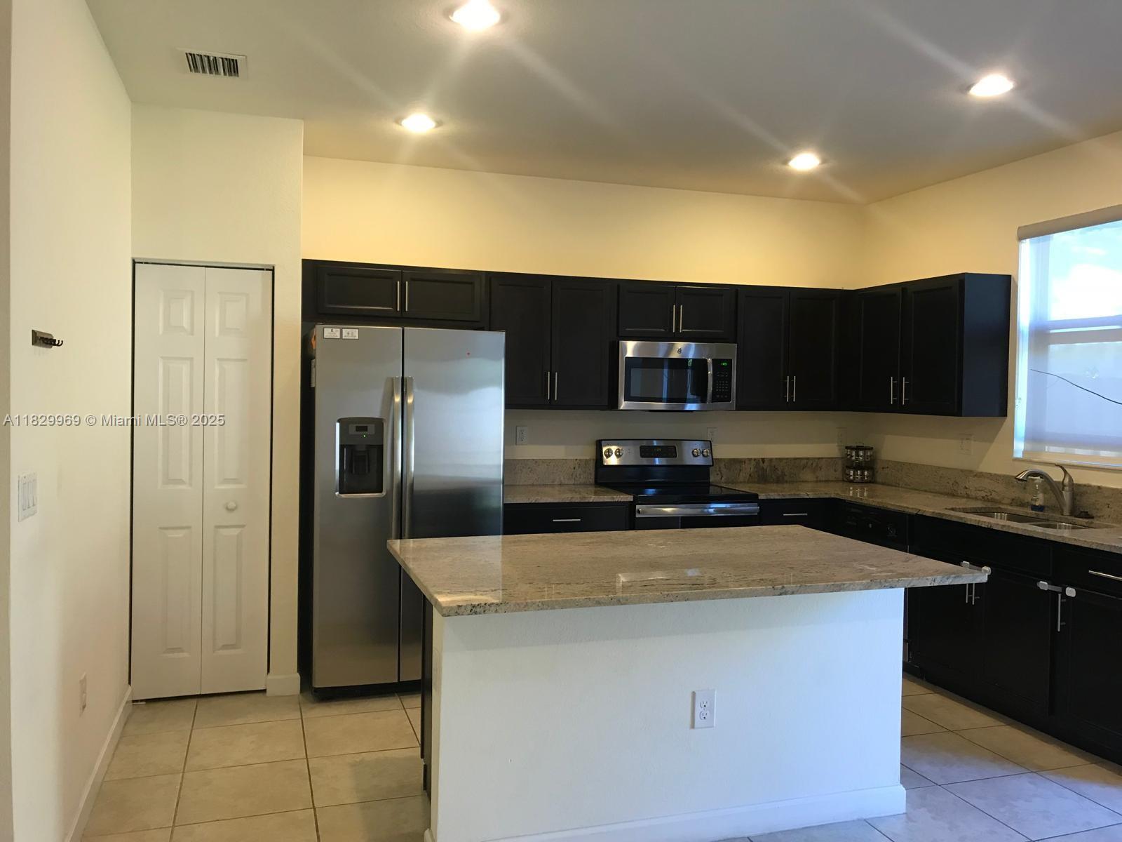 4244 SW 166th Ct, Miami, Florida image 3