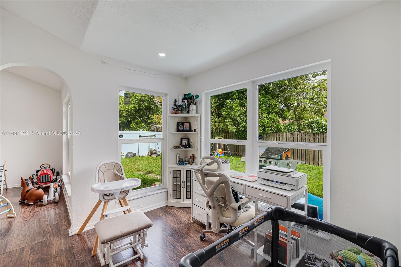 9561 Ashley Dr, Miramar, Florida image 19