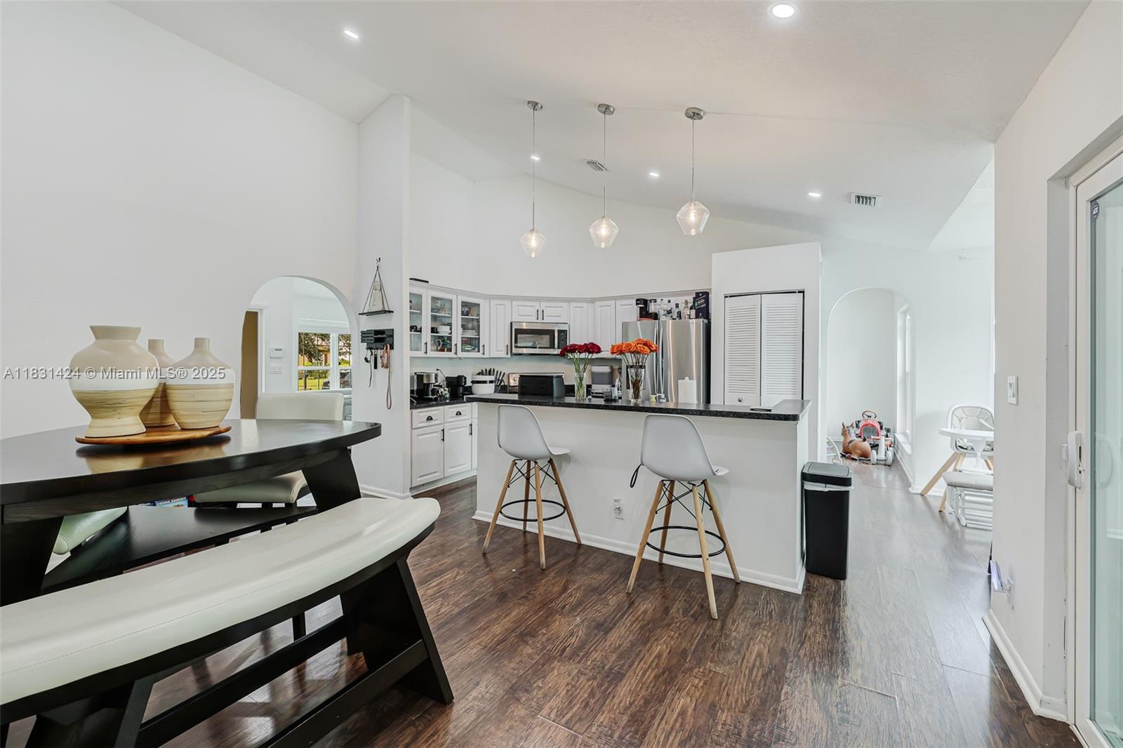 9561 Ashley Dr, Miramar, Florida image 7