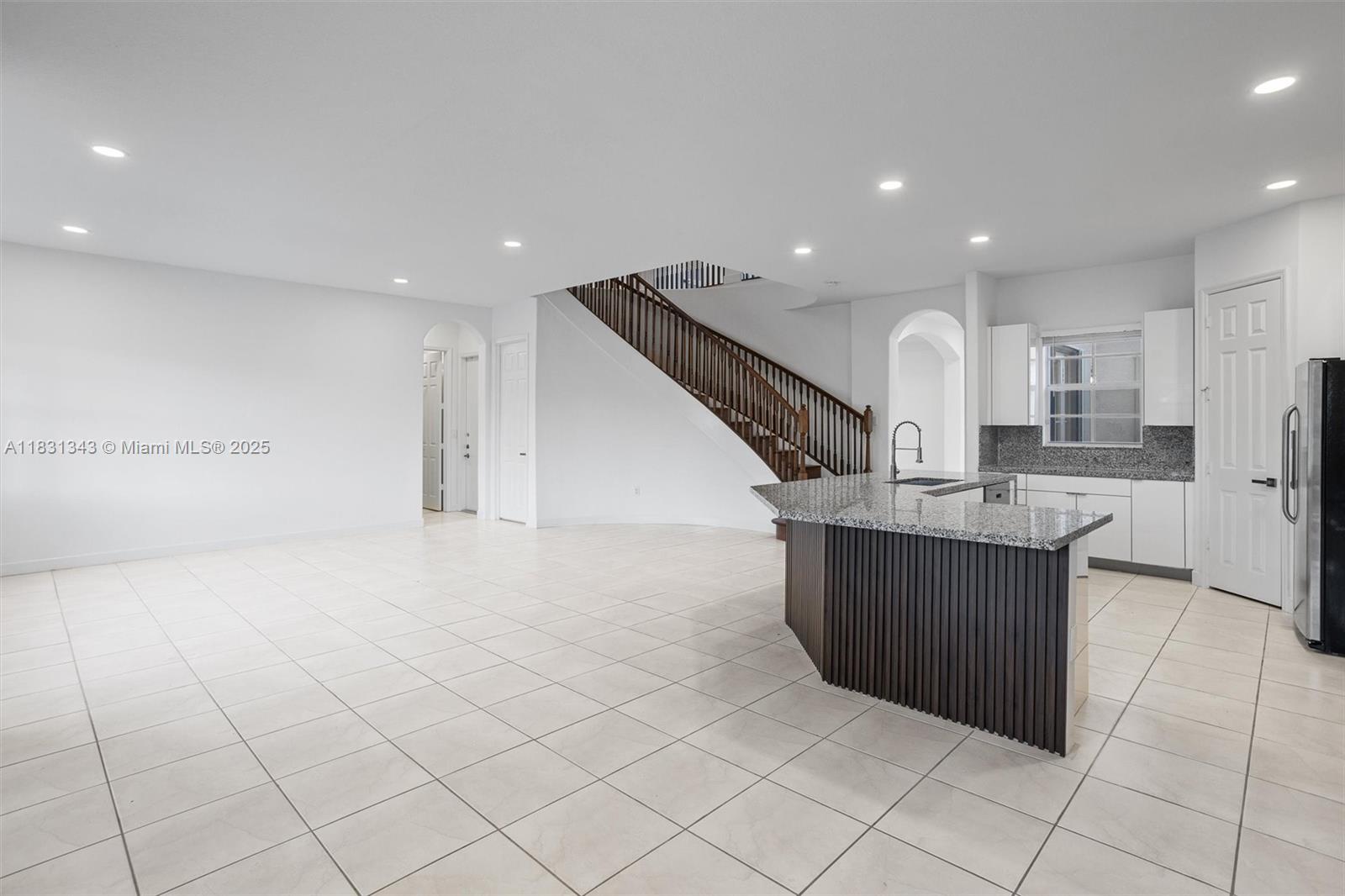 11388 NW 68th St, Doral, Florida image 12