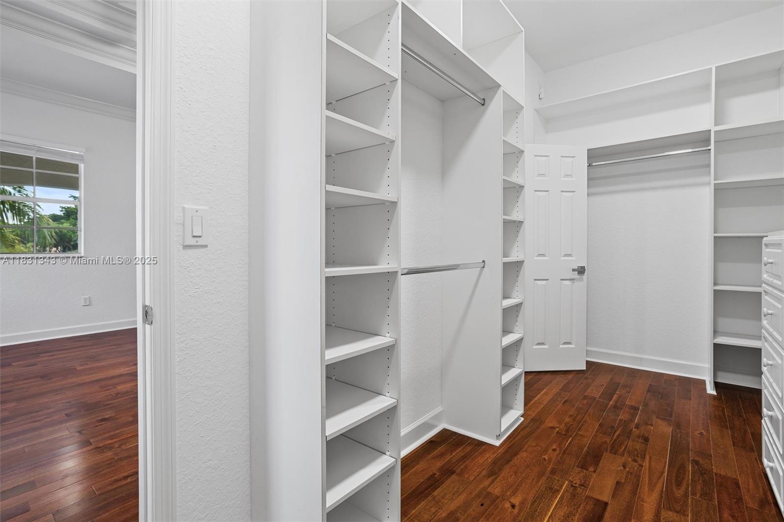 11388 NW 68th St, Doral, Florida image 23