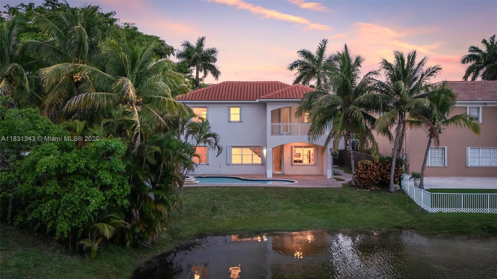 11388 NW 68th St, Doral, Florida image 3