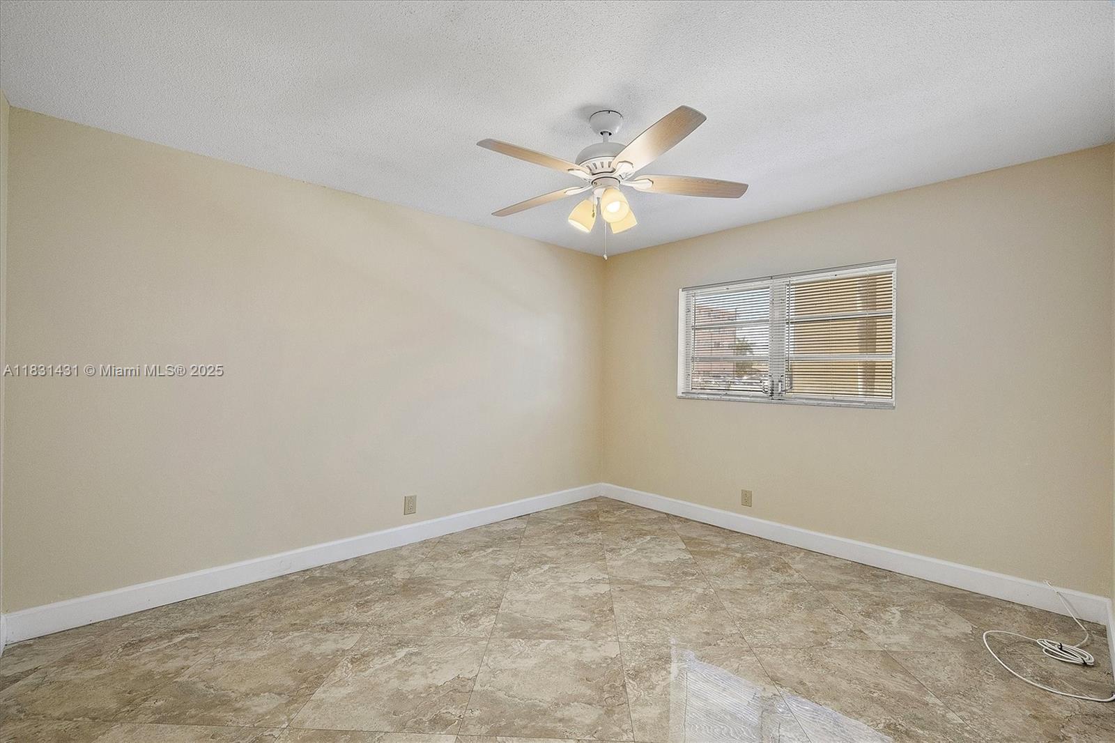 219 NE 14th Ave #101, Hallandale Beach, Florida image 10