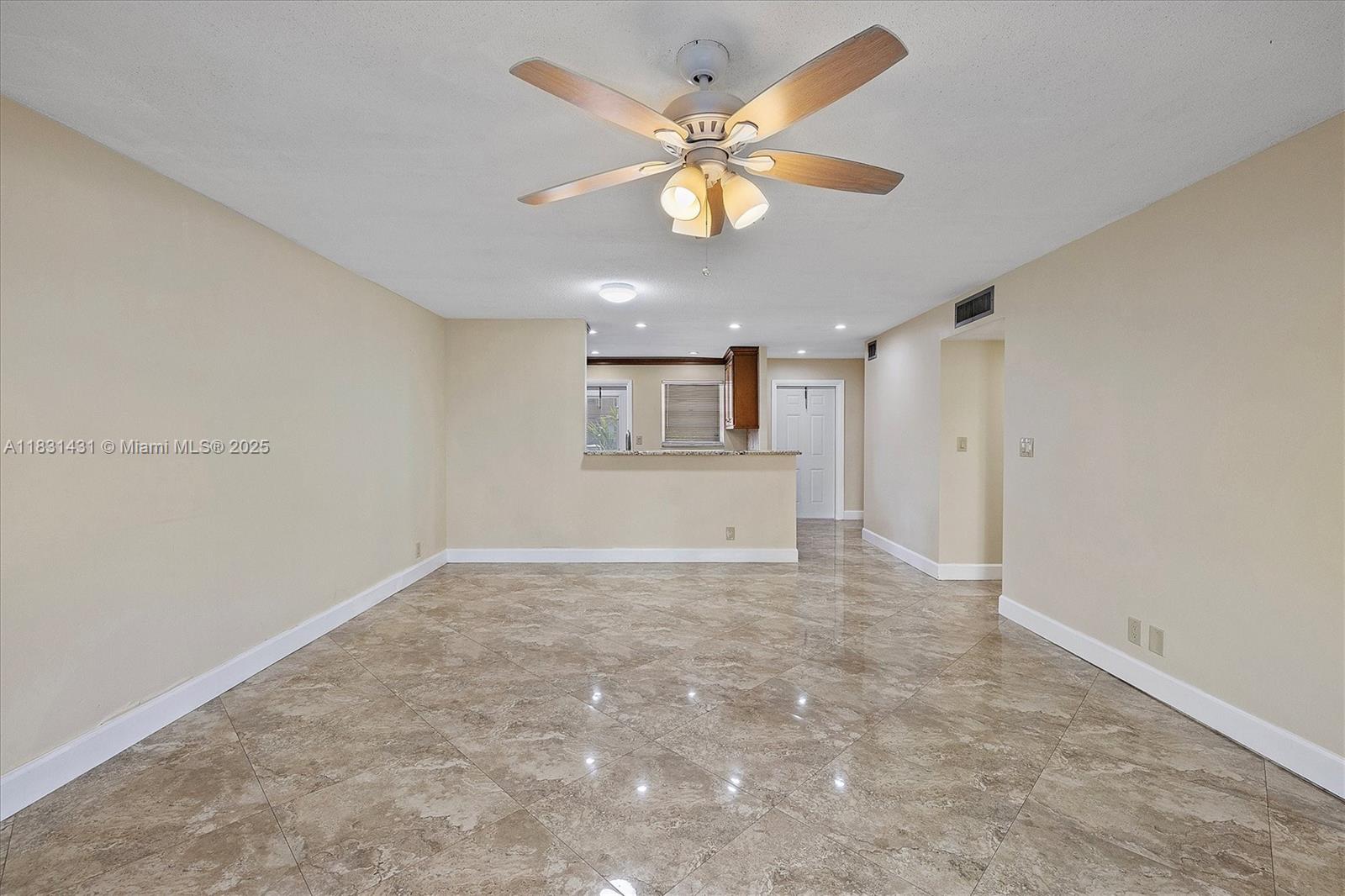 219 NE 14th Ave #101, Hallandale Beach, Florida image 24