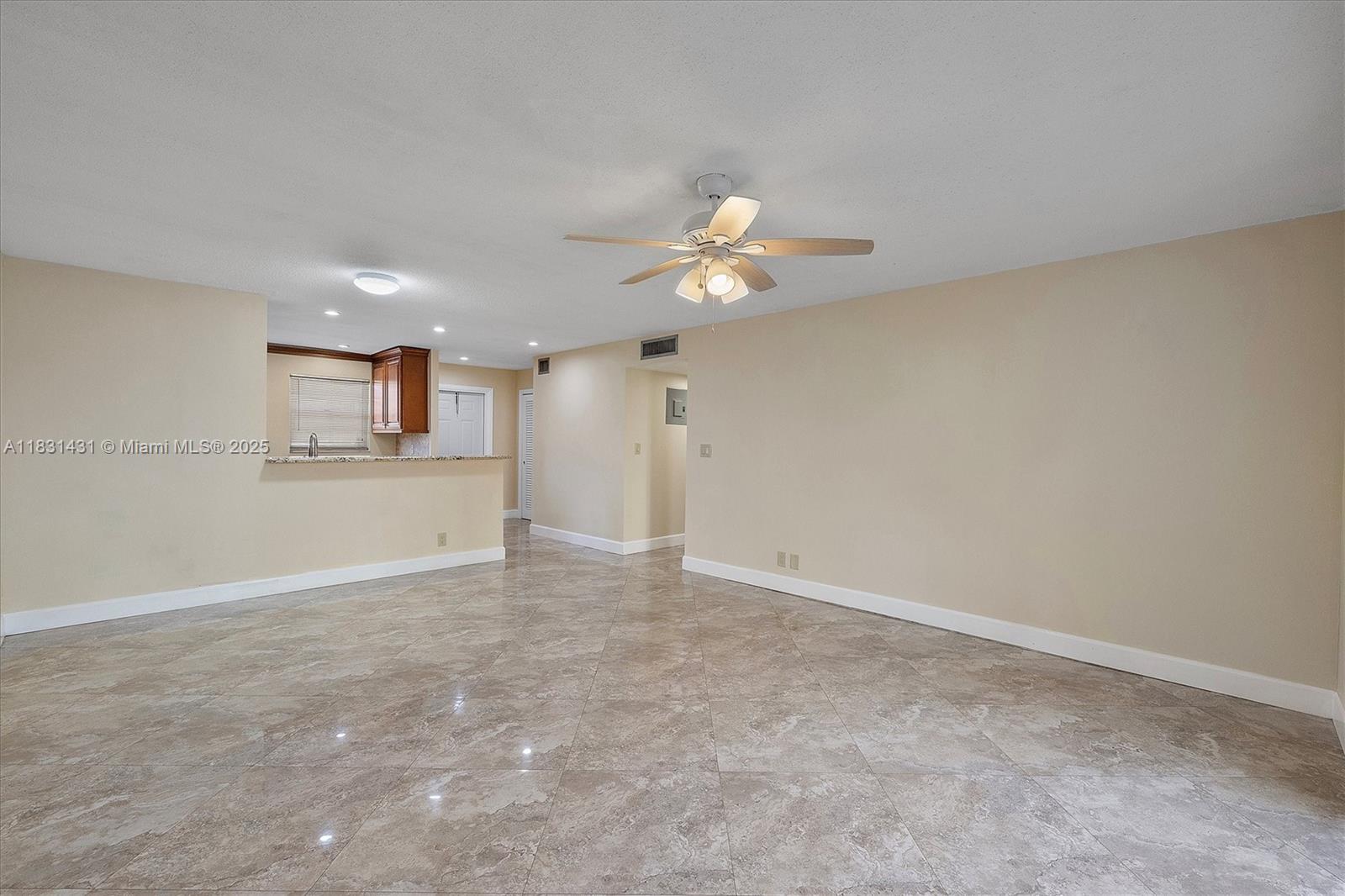 219 NE 14th Ave #101, Hallandale Beach, Florida image 7